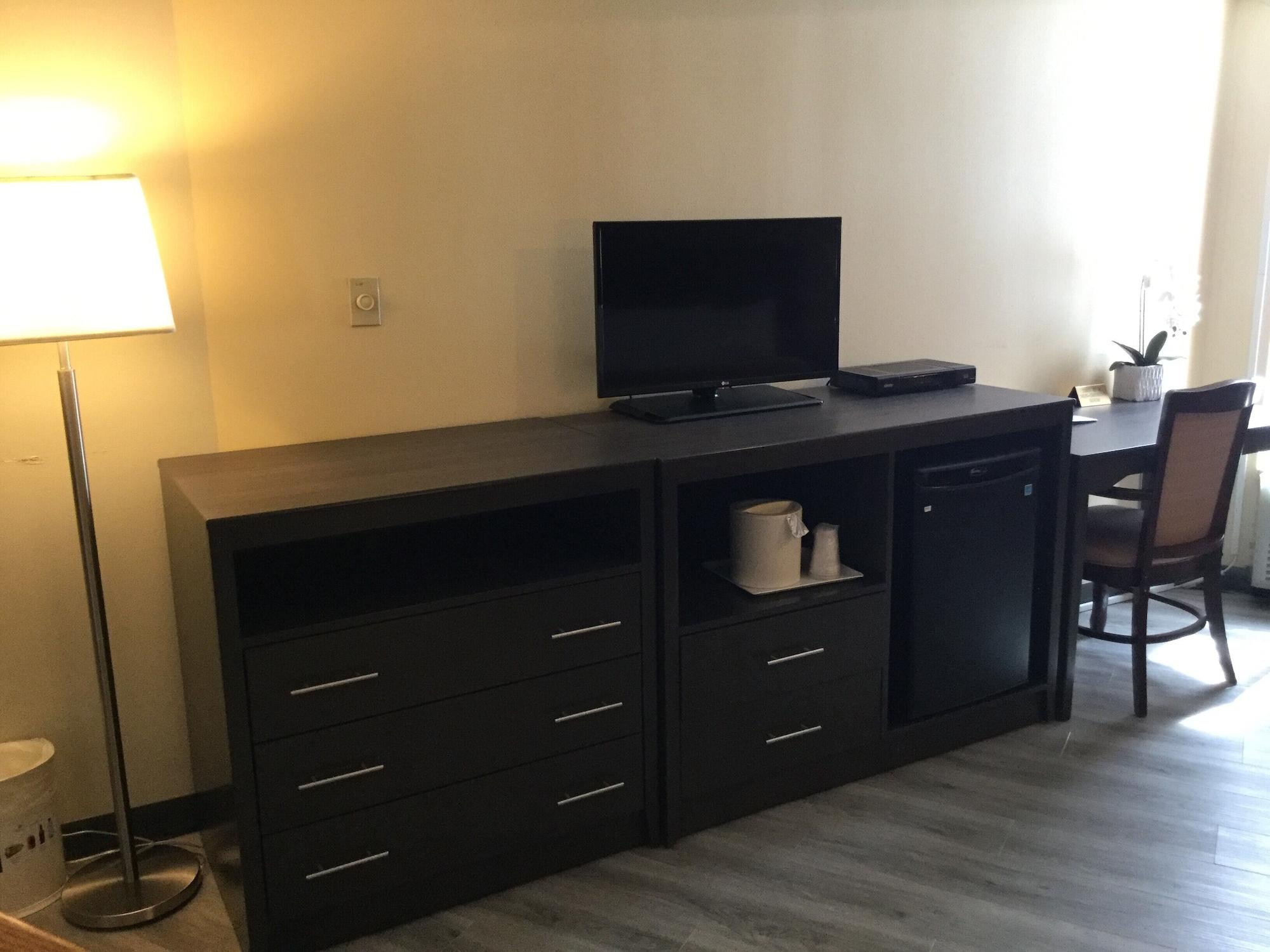 Econo Lodge Metro Arlington Eksteriør billede