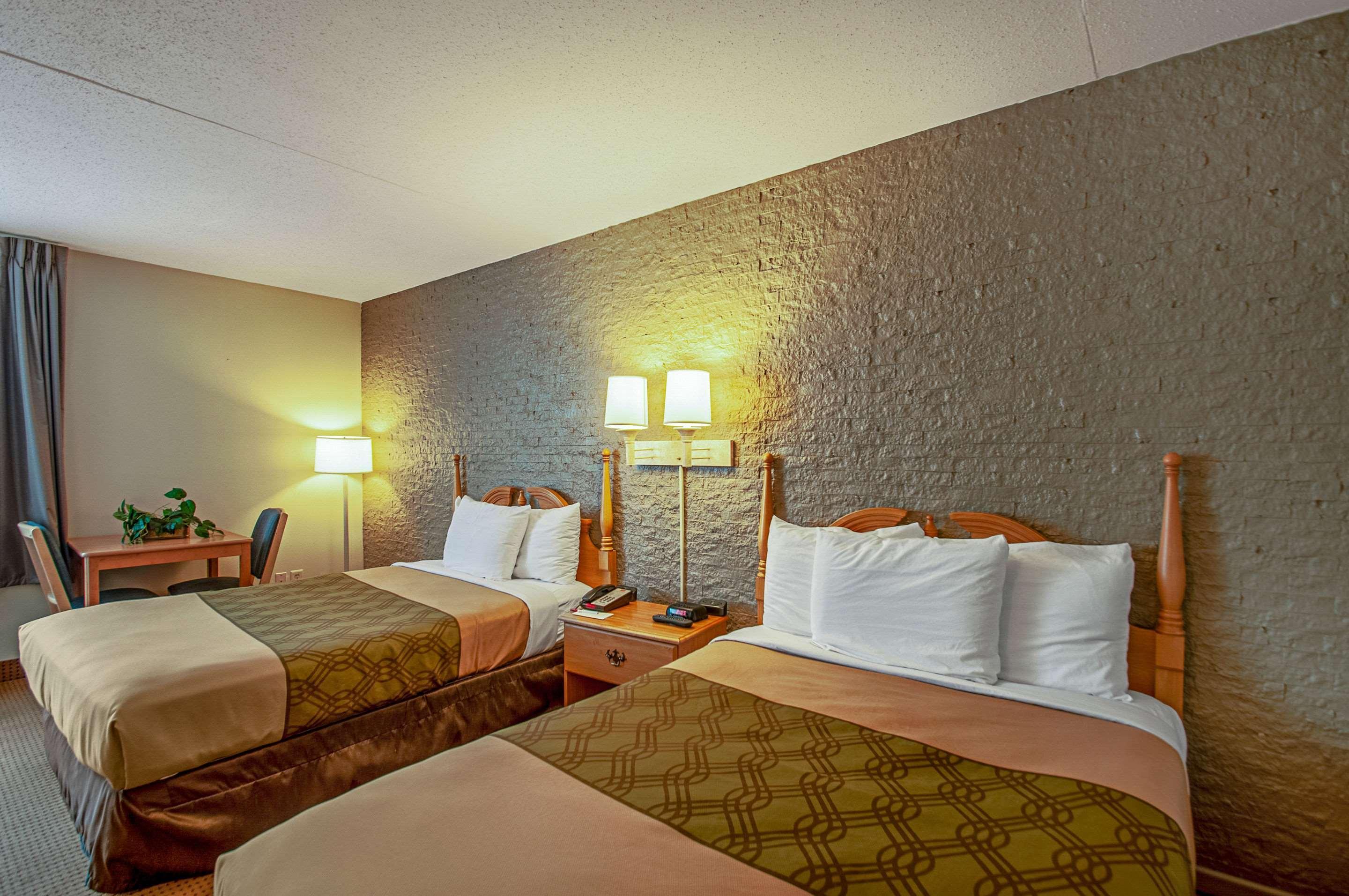 Econo Lodge Metro Arlington Eksteriør billede