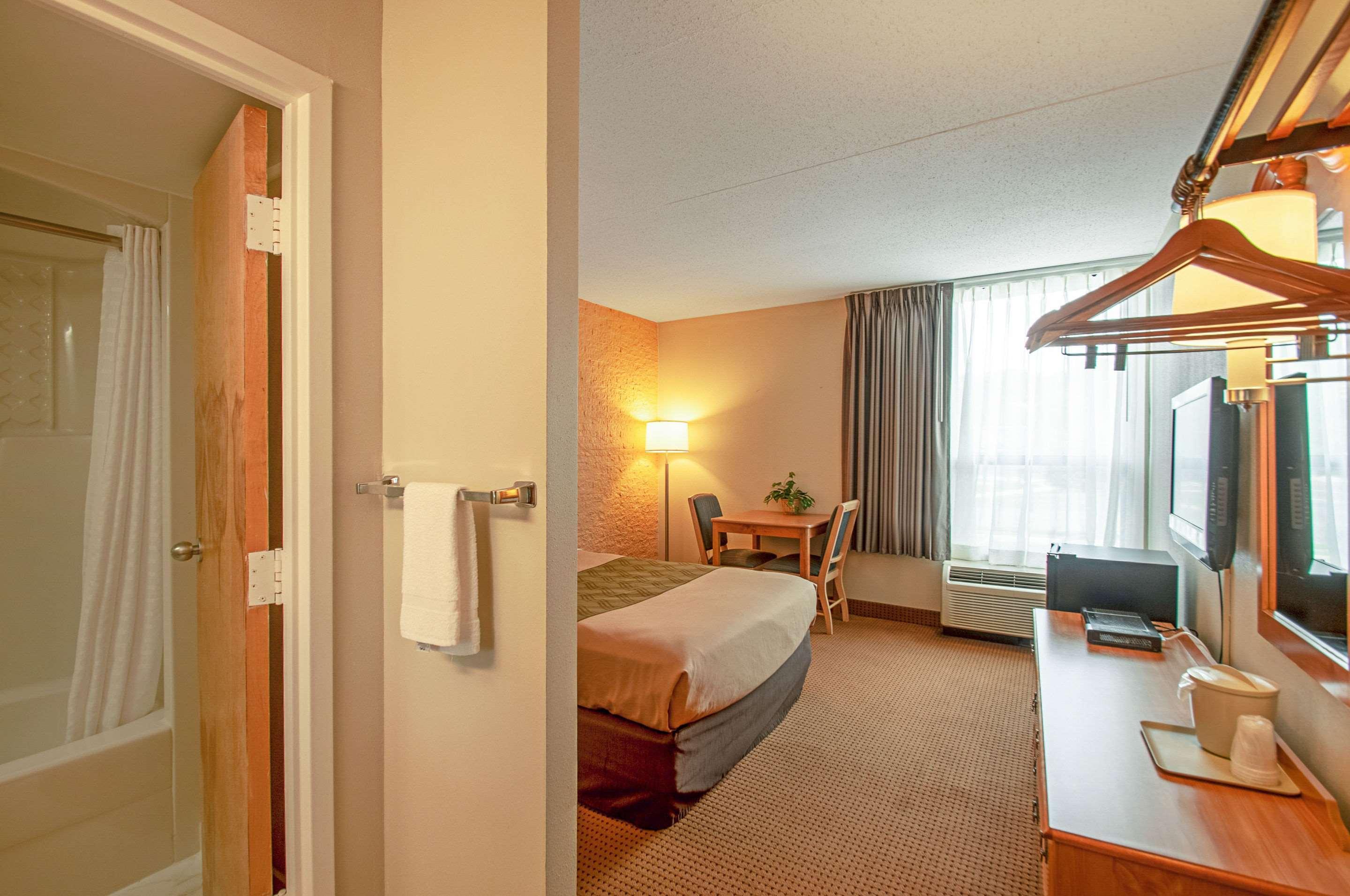Econo Lodge Metro Arlington Eksteriør billede