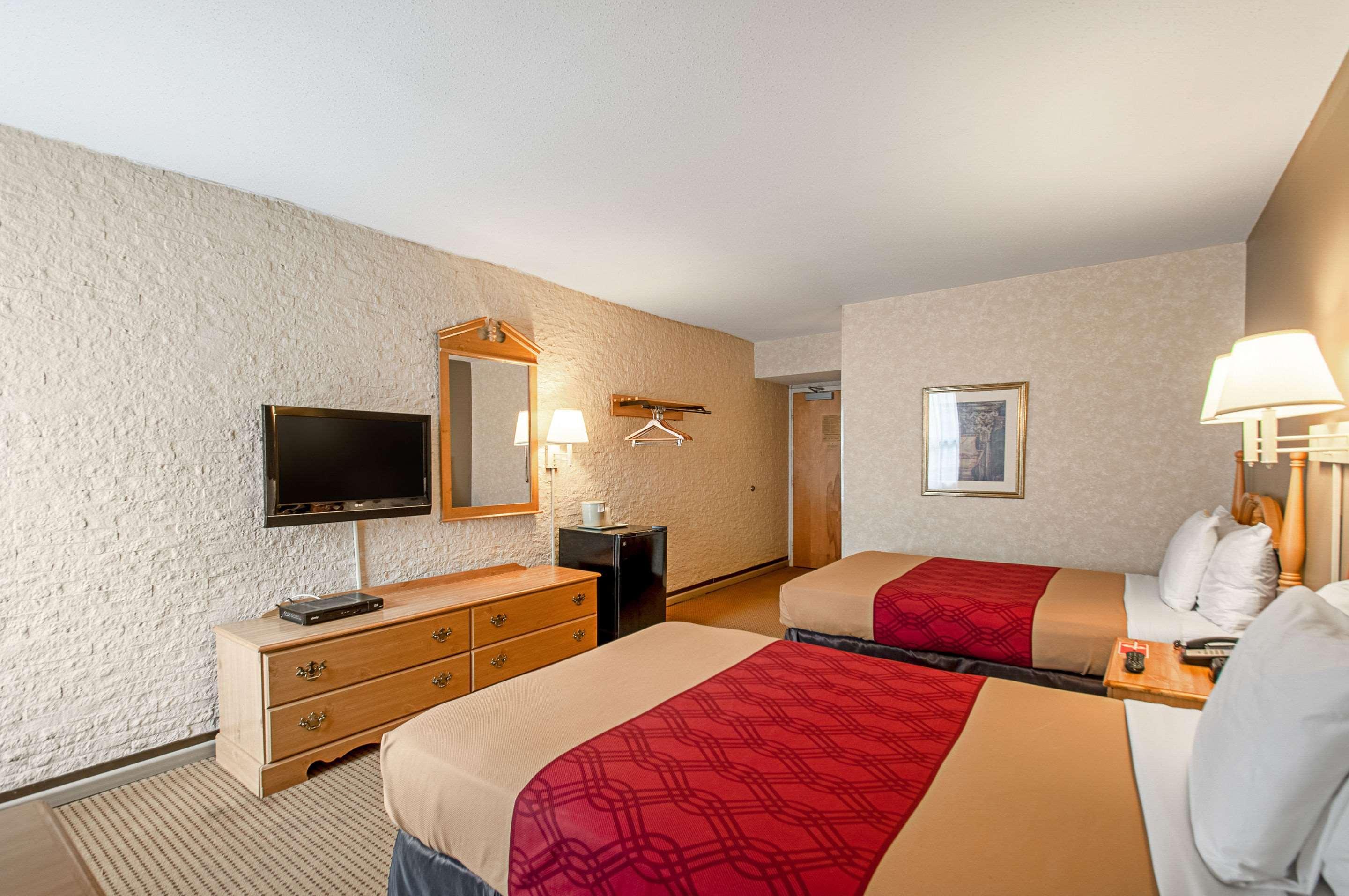 Econo Lodge Metro Arlington Eksteriør billede