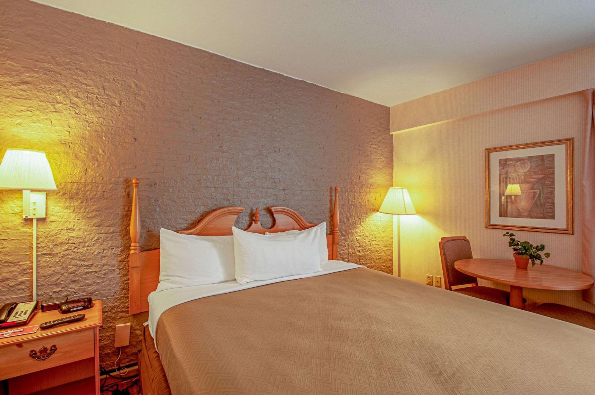 Econo Lodge Metro Arlington Eksteriør billede